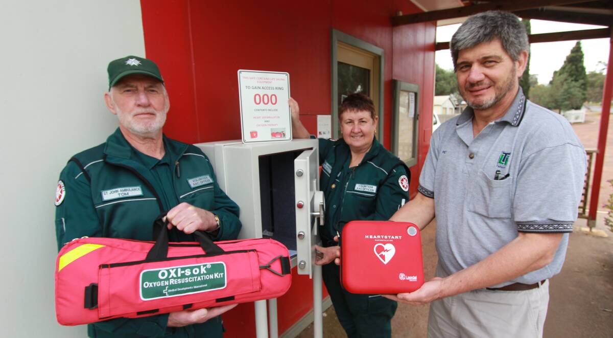 Greenbushes resident and St John’s Ambulance Officer Tom Barrett, Rose Fullston from St John’s Ambulance Bridgetown Sub Centre and Pat Scallan General Manager Talison Lithium Greenbushes Operations are hoping for a good turn out to public information sessions on the new defibrillator installed on the wall at the Greenbushes Roadhouse.