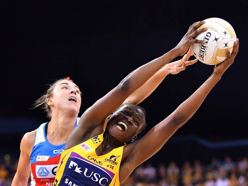 Sarah Klau (l) was immense in defence as the Swifts beat the Lightning in the Super Netball final.