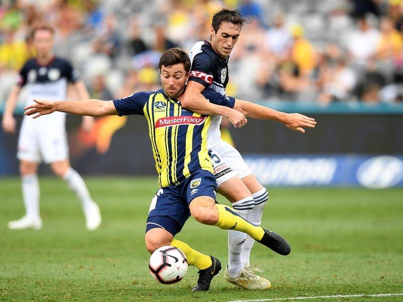Tommy Oar's maiden A-League campaign with the Mariners has been ended by a knee injury.
